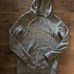 Women’s light blue under armour sweatshirt